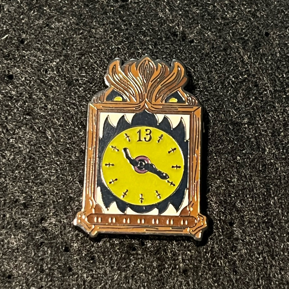 Disney/ Loungefly CHASER haunted mansion, enamel pin- glow in the dark